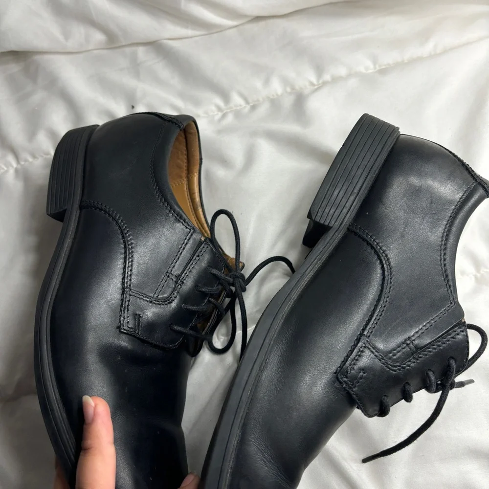 Clarks men’s confort black leather Oxford size 9.5M‎